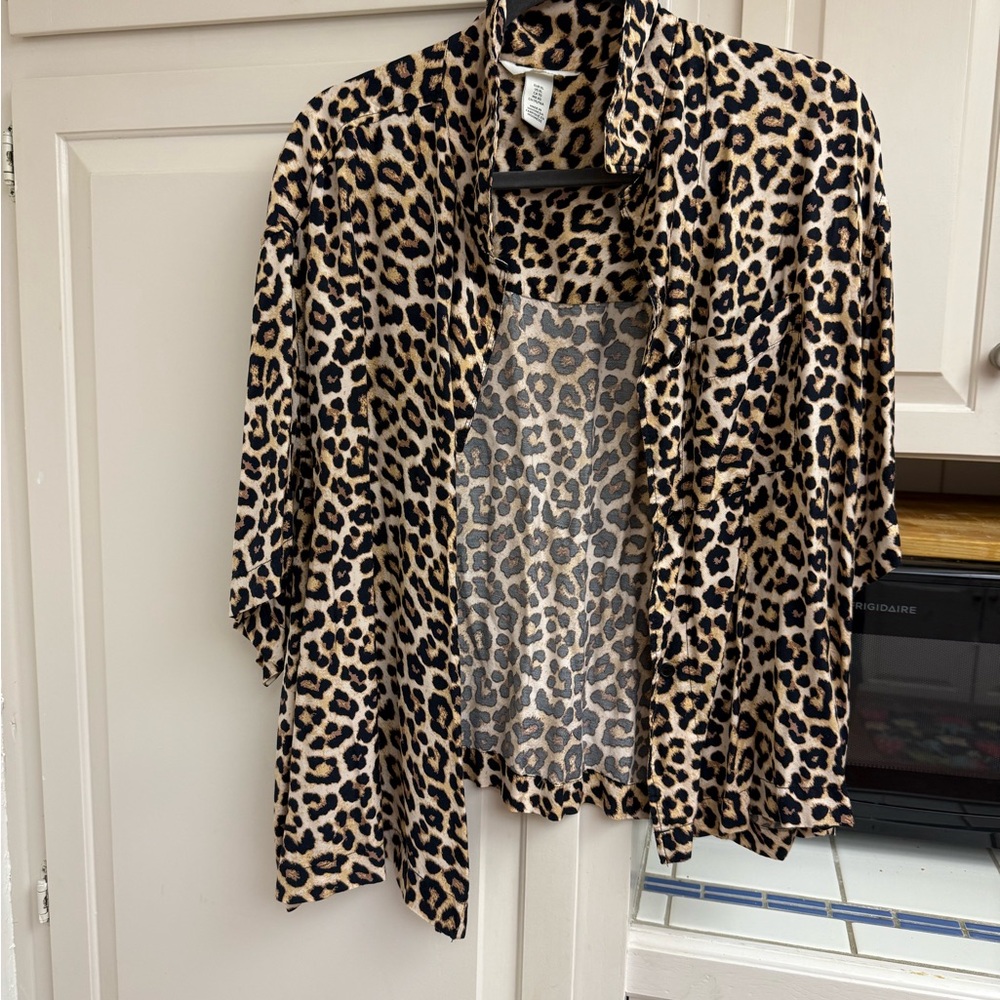 H&M Leopard Print Short Sleeve Button Down Shirt